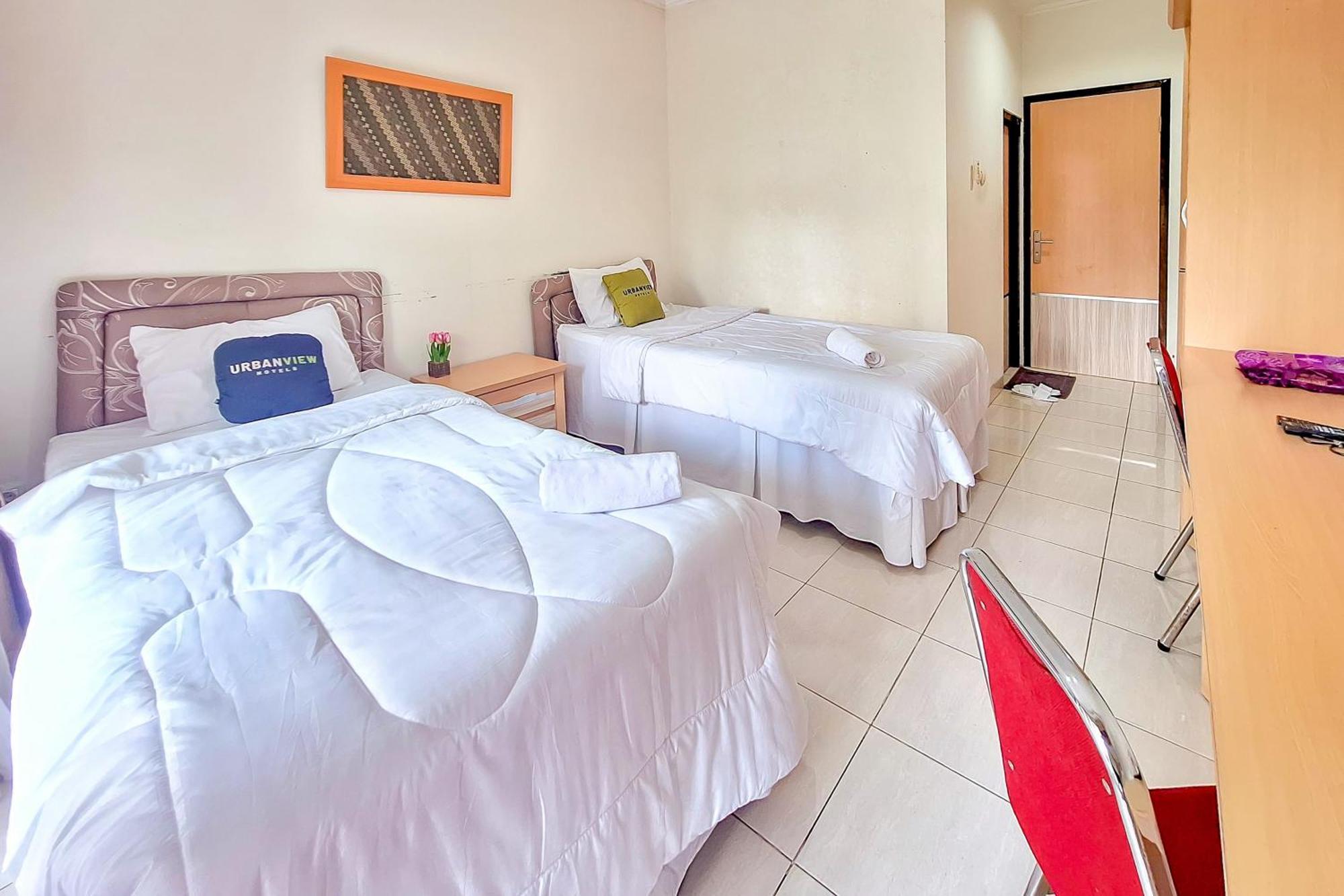 Urbanview Hotel Tridaya Cisarua Puncak Bagian luar foto