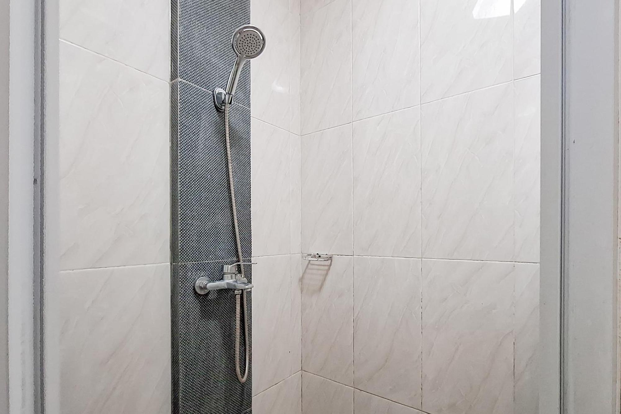 Urbanview Hotel Tridaya Cisarua Puncak Bagian luar foto