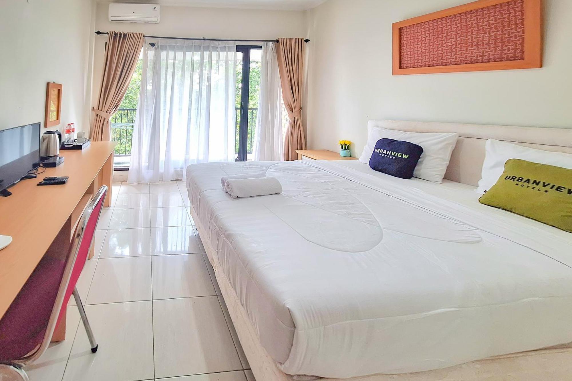 Urbanview Hotel Tridaya Cisarua Puncak Bagian luar foto